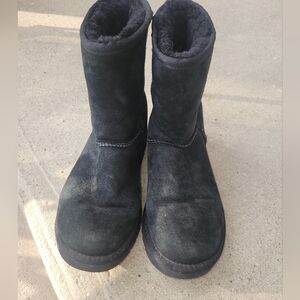 Ugg classic boots black size 8 used great condition